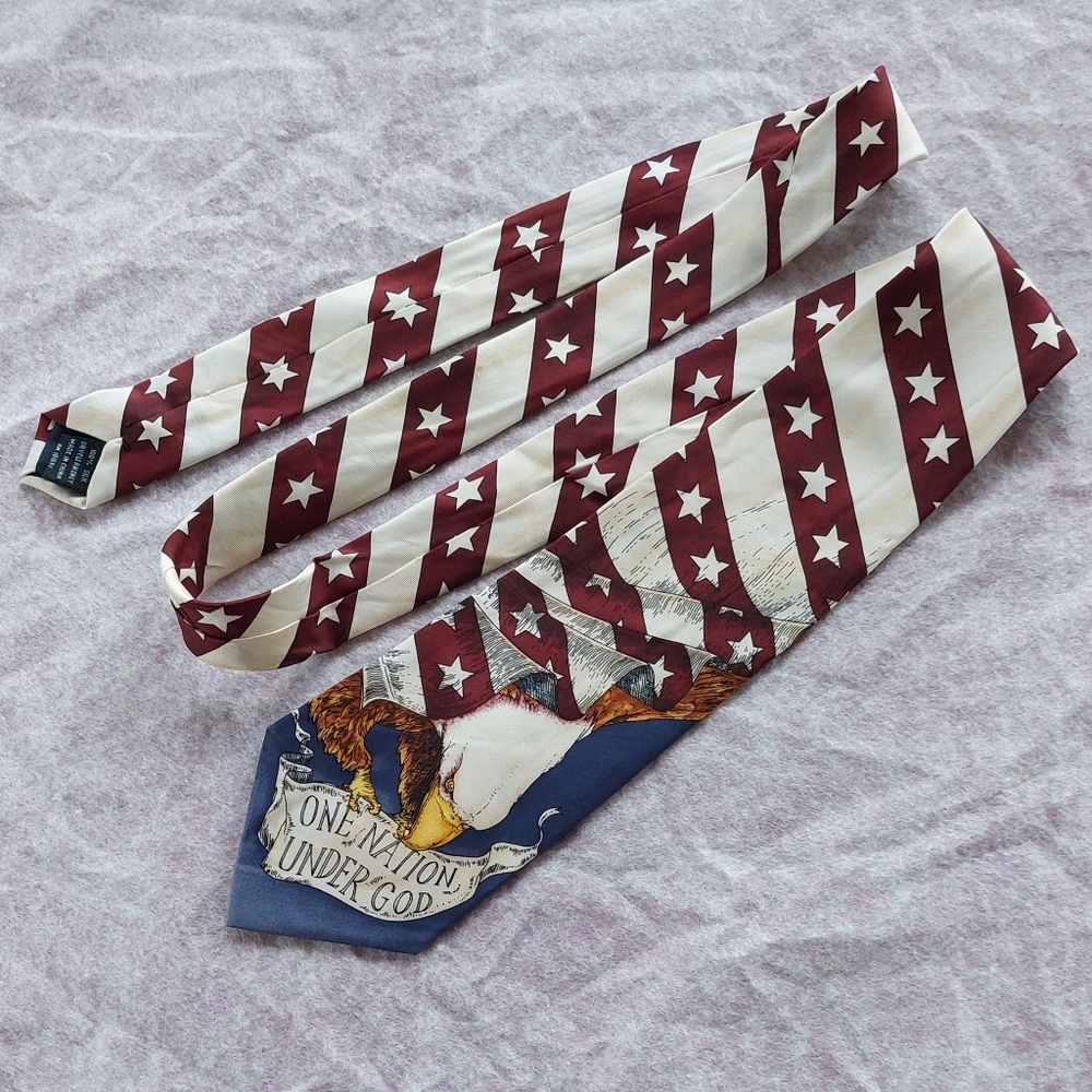 Vintage American Flag Patterned Tie